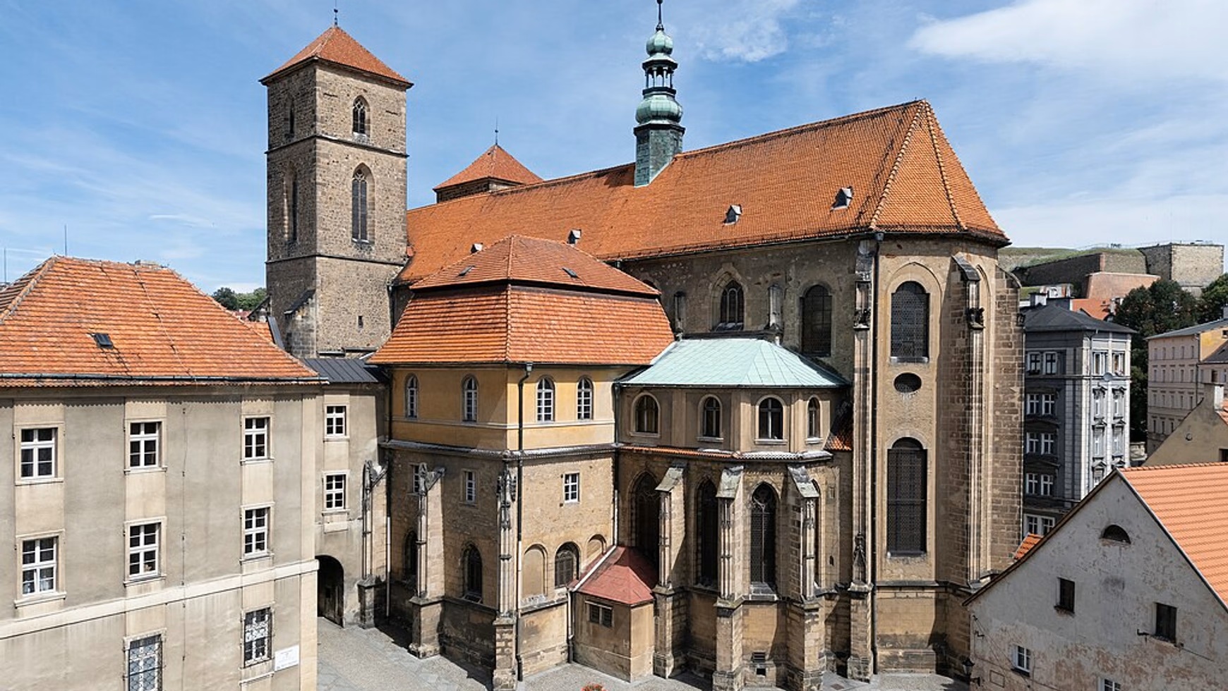 Historický objev v Kłodzku. Archeologové odkryli hrobku arcibiskupa, který zemřel před 661 lety.