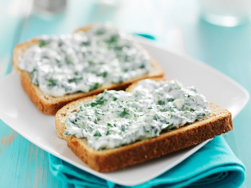 Místo zelené pasty dělám pastu z bílého špenátu. Jím ji lžícemi, protože je lehká a velmi chutná.