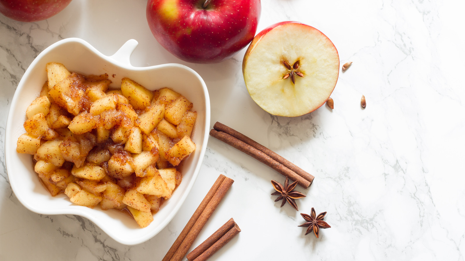 Jak připravit lehké pečivo bez ztráty chuti: recept na jablečné lívance