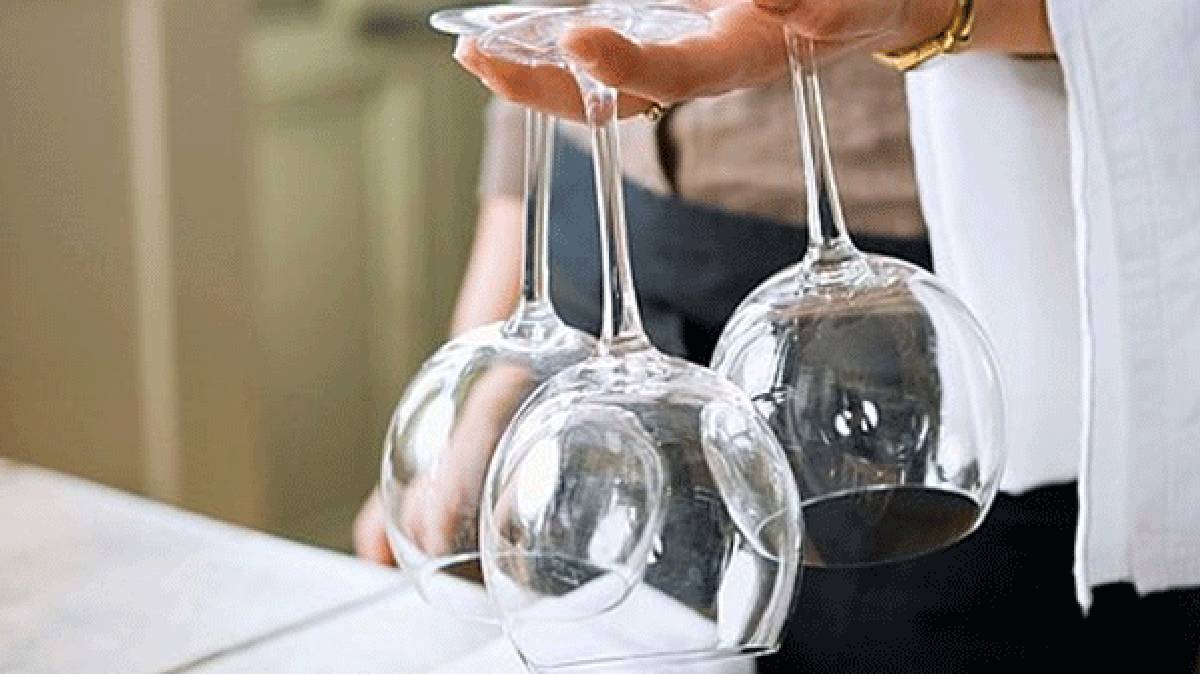 „Od té doby, co jsem začala používat sůl v myčce jinak, každý sklenice září jako nová.“